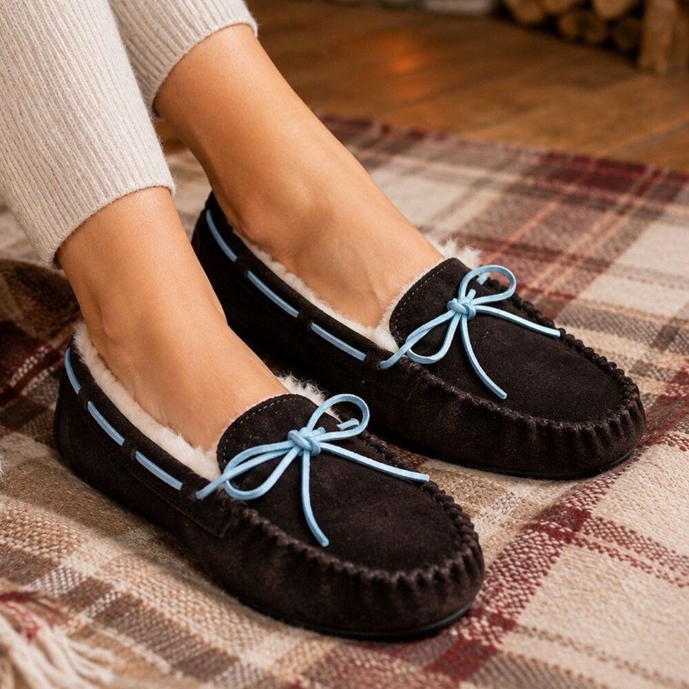 UGG‎ Dakota Shearling Slippers Womens 5 Brown Suede Moccasins Blue Lace Comfy